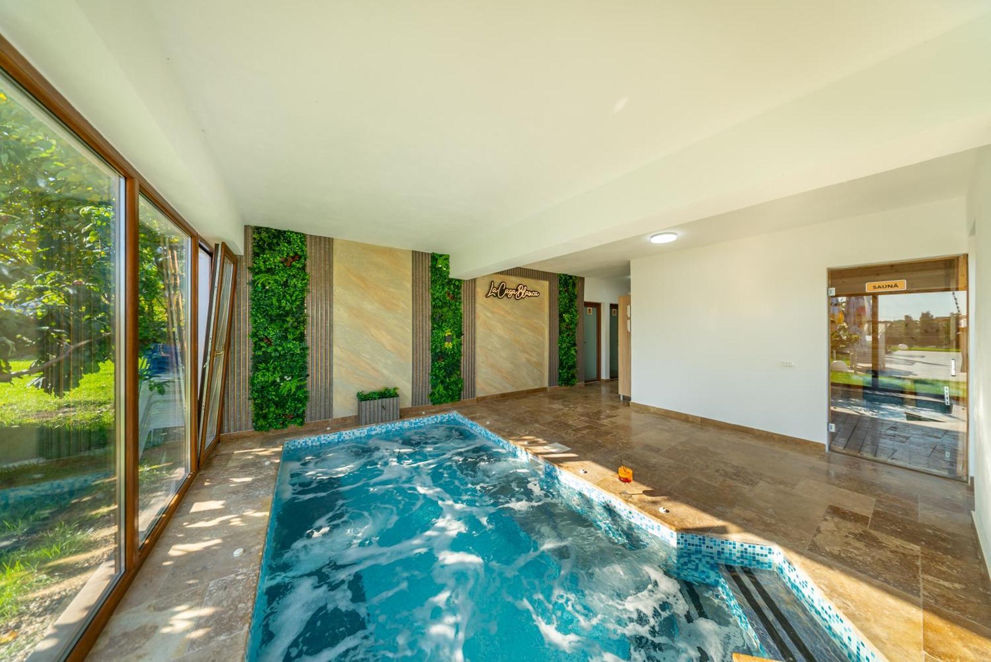 La Casa Blanca Apartment Vladimirescu Luaran gambar