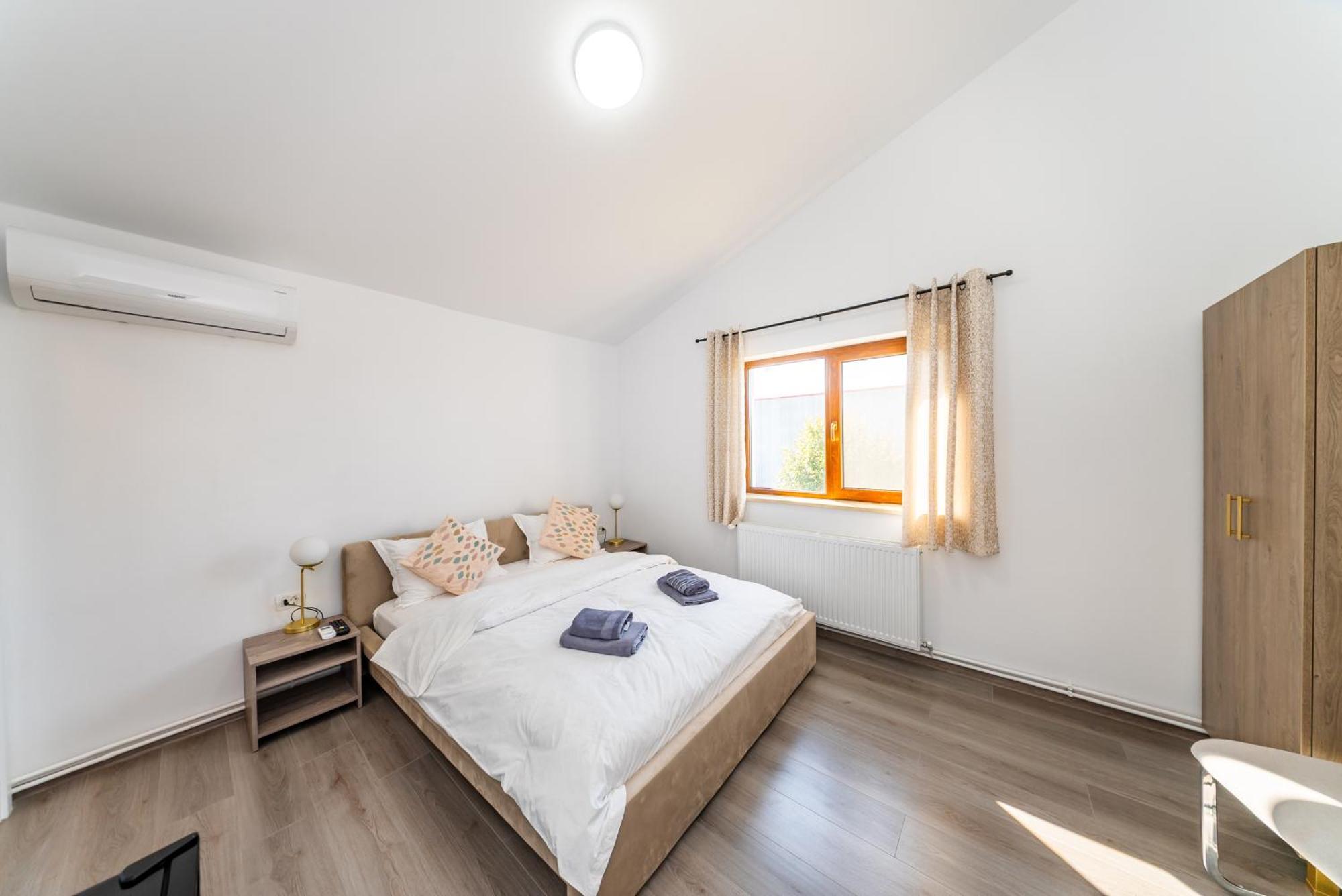La Casa Blanca Apartment Vladimirescu Luaran gambar