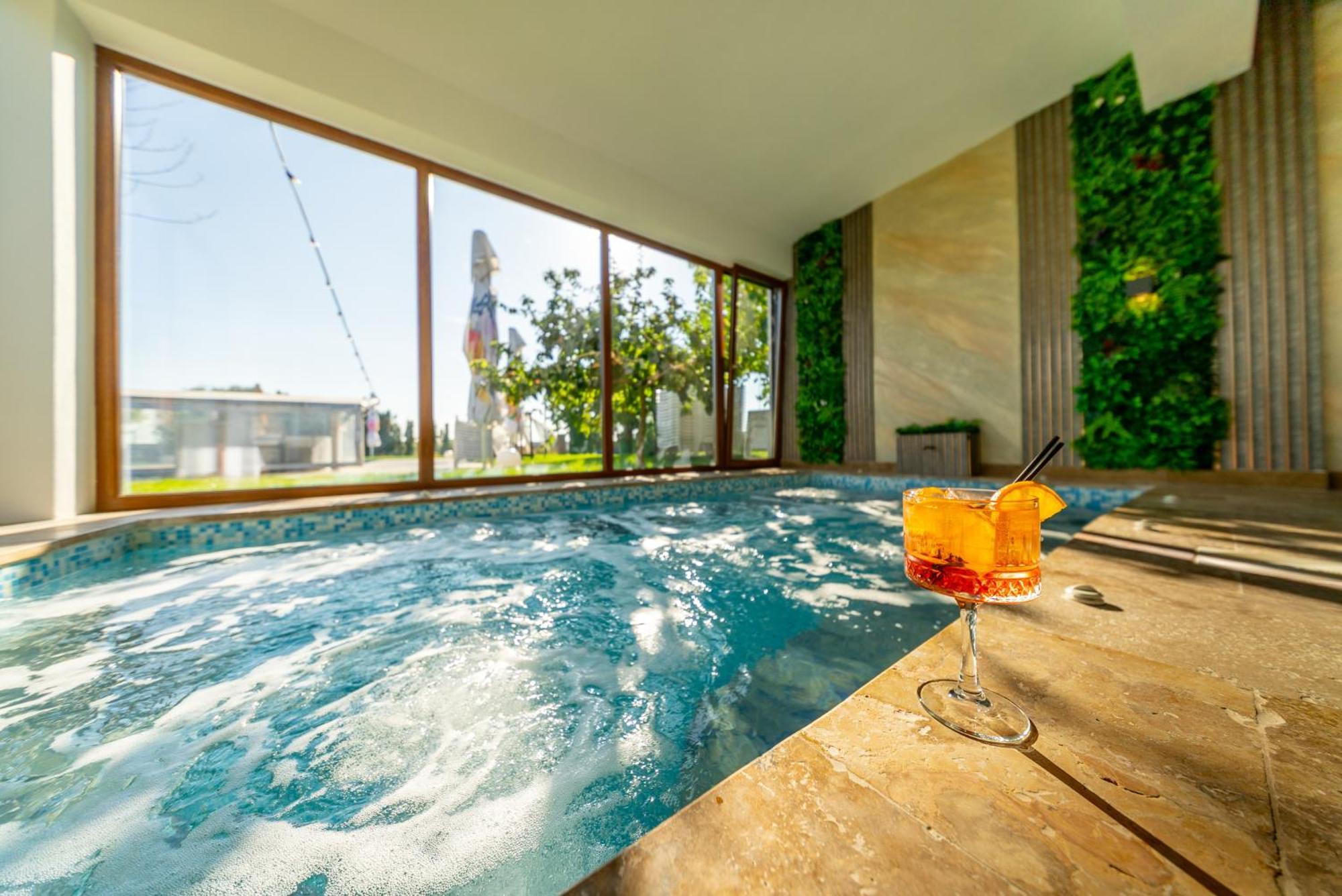 La Casa Blanca Apartment Vladimirescu Luaran gambar