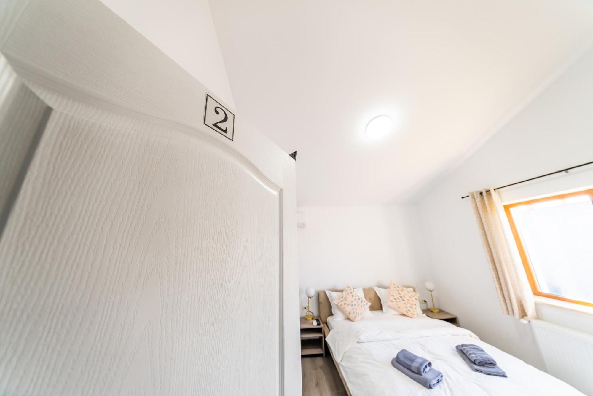 La Casa Blanca Apartment Vladimirescu Luaran gambar