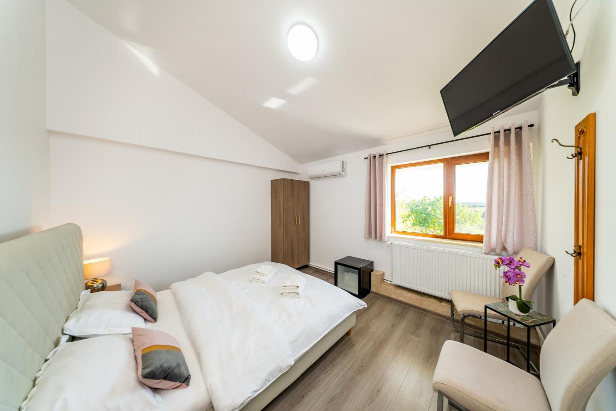 La Casa Blanca Apartment Vladimirescu Luaran gambar